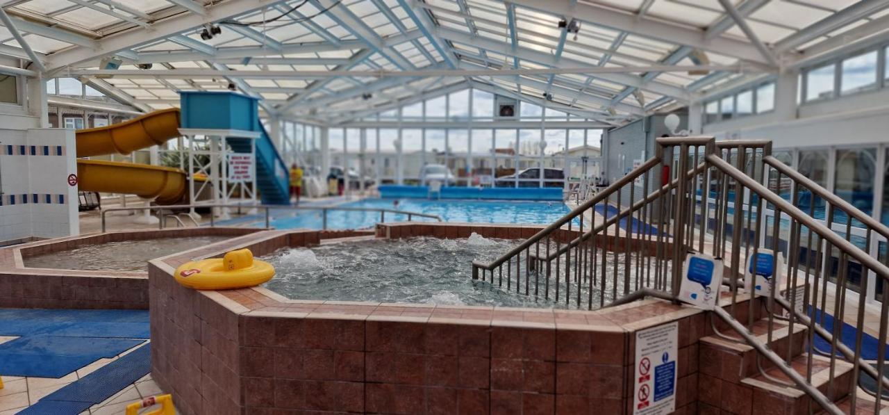 Staycation Coastfields Holiday Park Jg84 Інголдмеллс Екстер'єр фото